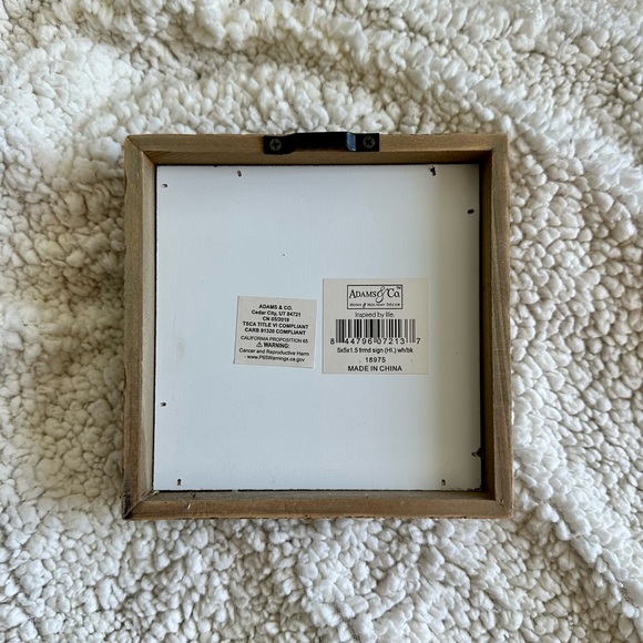 ‘Hi’ Small Wall Decor - Picture 7 of 7